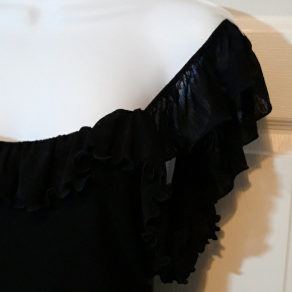 Touch Me ruffle top. - Picture 3 of 5